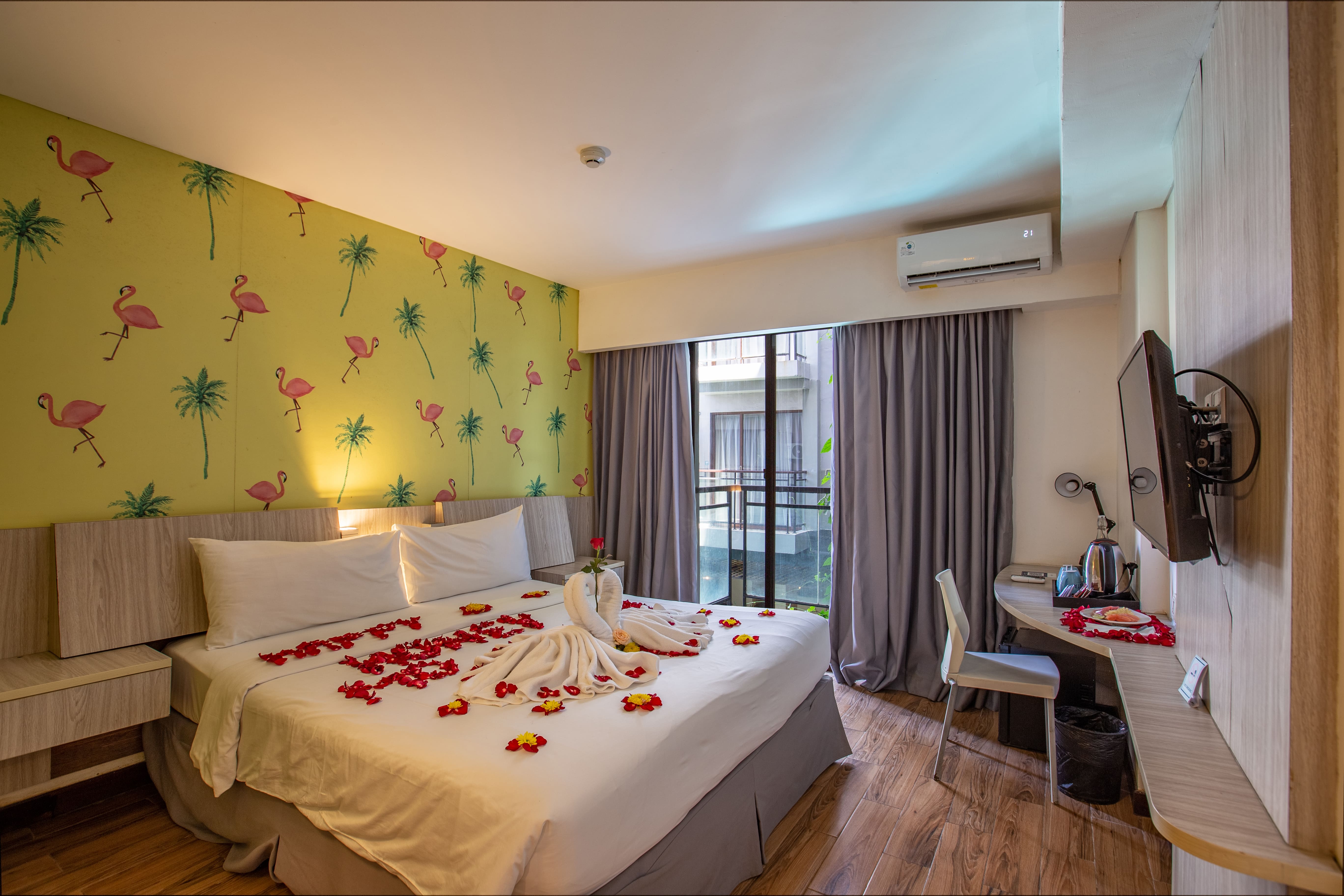 Honeymoon Decoration